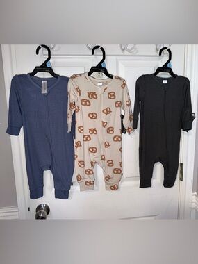 Modern Moments Cream Pretzel-Print Kids Footie